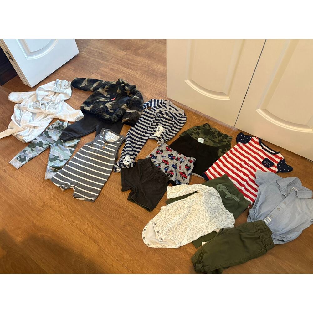 Lot of 16 Pieces of Boys Size 3-6‎ Months Clothes